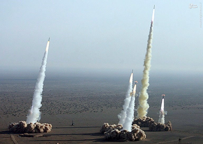 شبیه‌سازی نبرد فرضی ایران و آمریکا در نشنال‌اینترست; نشنال‌اینترست: نظامیان ایران در مرزهای خود خیلی سخت‌تر می‌جنگند/ باران موشک و میادین مین دریایی در انتظار آمریکایی‌هاست