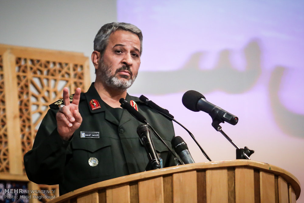 سردار غیب‌پرور در مراسم «و آن دقایق آبی»: دفاع مقدس مینیاتوری از عاشورای اباعبدالله (ع) است/«اهل هنر» جلوه‌های ایثار را از تابلوی عظیم عاشورا به مردم منتقل می‌کنند