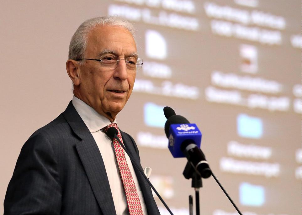 پروفسور سمیعی: هرکدام از ۵ میلیون دانشجو در ایران می‌توانند قدرت خود را به رخ دنیا بکشند/بابت فعالیت خیرخواهانه‌ام منتظر تشکر هیچ شخصی نبوده‌ام؛ پاداشم را از خداوند می‌گیرم