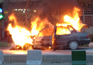 آتش گرفتن یک پراید در اتوبان پاسداران تبریز + فیلم