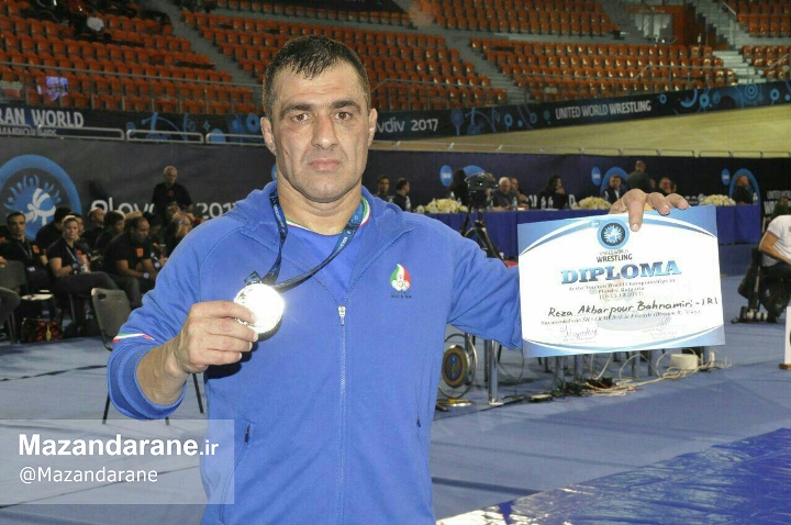 نائب قهرمانی کشتی گیر بابلسری در مسابقات کشتی ۲۰۱۷ پیشکسوتان جهان+ تصاویر