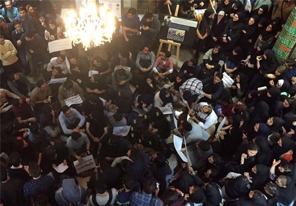 حواشی این روزهای سیاسی‌ترین دانشکده ایران; تهدید دانشجویان دانشکده حقوق دانشگاه تهران توسط عوامل ناشناس/ بی اعتنایی رئیس دانشکده به اعتراضات تشکل‌های دانشجویی