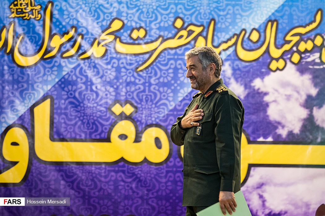 سرلشکر جعفری در جمع بسیجیان تهران: هسته‌های مقاومت مسلحانه در کشورهای منطقه ایجاد شده است/ عمده پیروزی‌های جبهه مقاومت برعهده بسیج بود