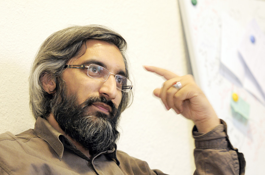 وحید جلیلی: پشت پرده تخریب‌ها، درخواست‌های چند صدمیلیونی بود که با آن موافقت نکردم/ برخی حقایق تا امروز بایکوت رسانه‌ای شده است/حقوق اقشار ضعیف را به کرشمه برخی محافل نمی‌فروشیم