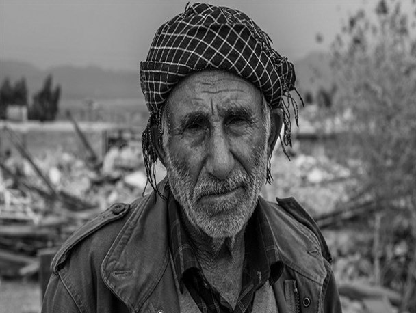 سرمای هوا و چشمان منتظر مردم زلزله‌زده کرمانشاه +تصاویر
