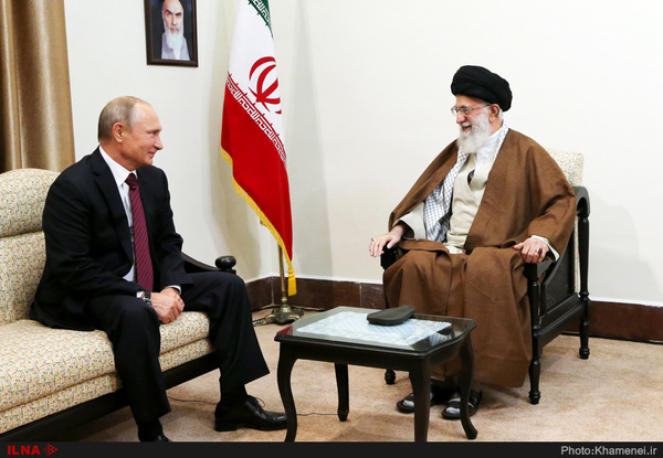 رهبر معظم انقلاب در دیدار رئیس‌جمهوری روسیه: تجربه‌ خوب همکاری در سوریه نشان داد می‌توان اهداف‌ مشترک را محقق کرد/ می‌توانیم آمریکا را منزوی و تحریم‌هایش را بی‌اثر کنیم