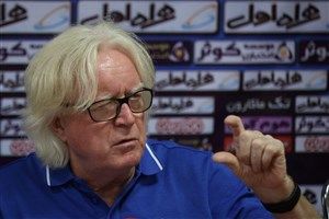 عقب گرد شفر به سوی کاپیتان دهه ۷۰