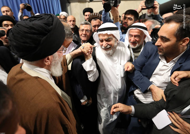 گفتگوی صمیمانه رهبر انقلاب با میهمانانش