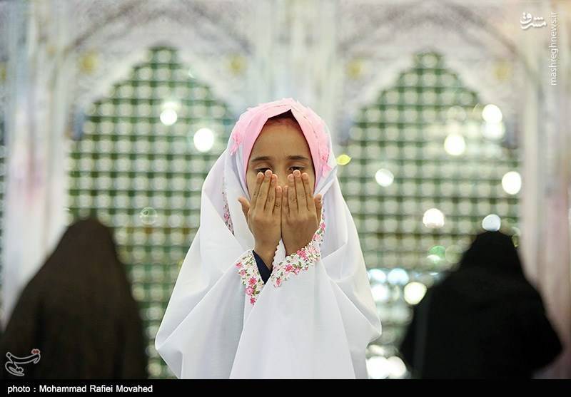 جشن تکلیف دختران در حرم حضرت معصومه‌ (س)