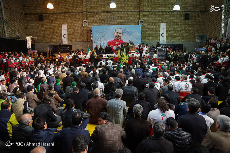 تشییع جانسوز آخرین جانباخته اشترانکو در حرم رضوی