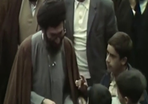کودکانی که عیدی‌هایشان را به رهبر انقلاب دادند + فیلم