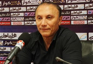 درخشان: طارمی خودش باید تصمیم بگیرد