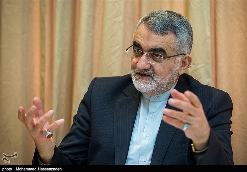 بروجردی در دیدار با رئیس کمیته روابط خارجی پارلمان اروپا: ایران در مسئله موشکی با هیچ کشوری مذاکره نمی‌کند/ مخالفت جدی ایران در استفاده از سلاح‌های کشتار جمعی