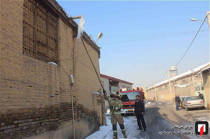 آتش‌نشانان به جان قندیل‌ها افتادند