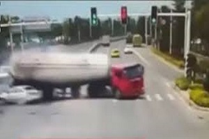 وقتی هنوز زمان مرگت نرسیده! + فیلم