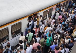 قطارهایی که به اندازه یک شهر، مسافر جابجا می‌کنند! + فیلم