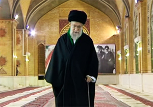فیلم حضور رهبر انقلاب در مرقد امام خمینی (ره) و مزار شهدا