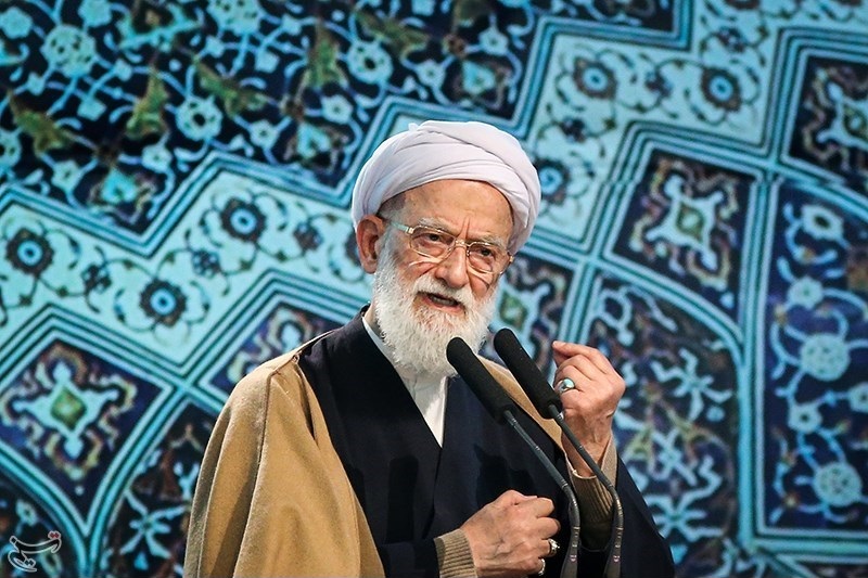 آیت‌الله امامی‌کاشانی در نماز جمعه تهران: باید هدف‌ ما حل مشکلات مردم باشد/ مراقب باشیم دشمنان روی موج بیکاران و محتاجان سوار نشوند