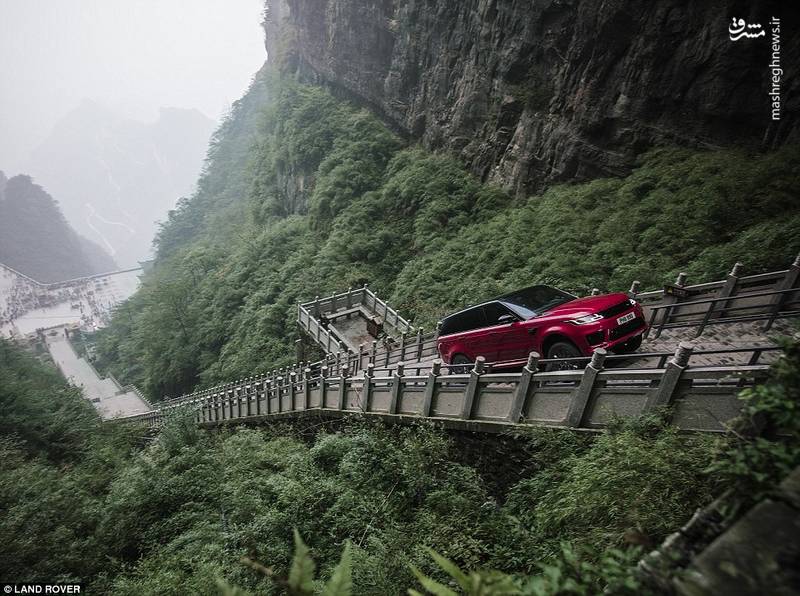 بالا رفتن از ۱۰۰۰ پله با رنج روور هیبریدی