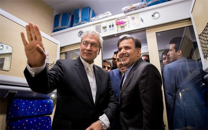 اضطراب و استرس سه وزیر کابینه‌ی روحانی در اواخر سال ۹۶؛ ربیعی و آخوندی در منگنه‌ی نمایندگان ملت گیر کردند/ دوئل پزشکیان و بیگی بر سر ابقاء وزیر راه و شهرسازی!