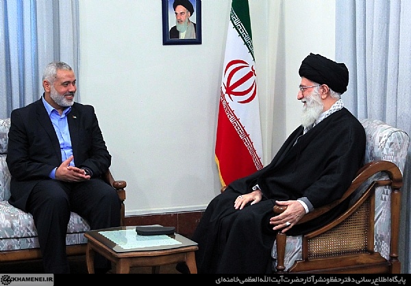 رهبر معظم انقلاب در پاسخ به نامه هنیه: ما خود را موظف به حمایت از شما از هر نوع آن می‌دانیم/ حرکت به سمت مذاکره با رژیم غاصب خطای نابخشودنی و مایه خسارت برای ملت فلسطین است