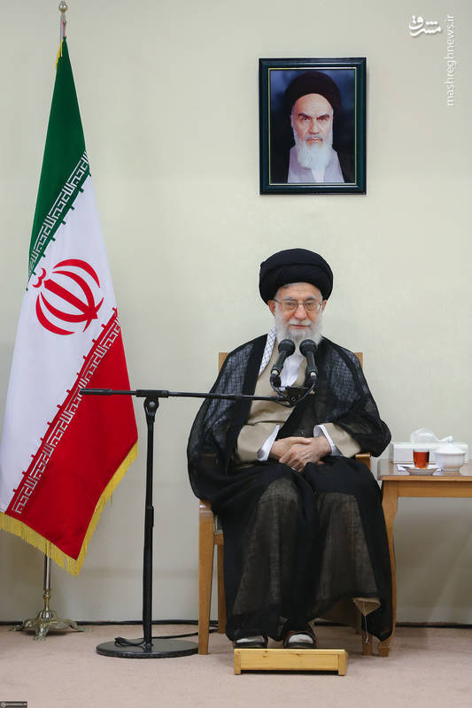 دیدار دست‌اندرکاران کنگره فقیه خراسانی با رهبرانقلاب