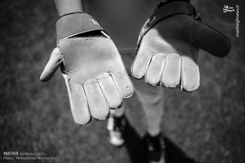 مدرسه فوتبال کودکان کار