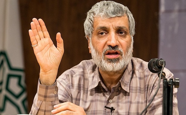 جام‌جهانی و جامعه‌شناسی فوتبال در گفتگوی خواندنی با دکتر ابراهیم فیاض/ هر سه بازی را می‌بازیم ولی باید تهاجمی بازی کنیم/ اینکه رفتن به دور دوم جام جهانی آرزوی ماست، خیلی خنده‌دار است/ کی‌روش فهمیده ما چقدر عقب‌ مانده‌ایم/ علی کریمی نماد غیرعقلانی بودن فوتبال ماست