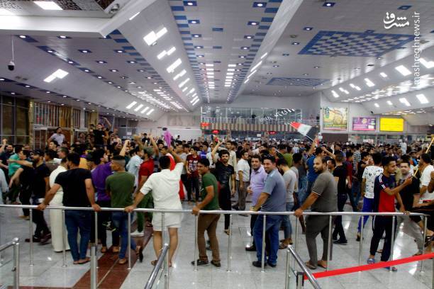 عکس/ فرودگاه نجف در تصرف معترضان!