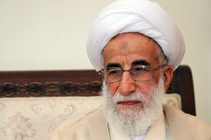 قوه قضائیه با عاملان اصلی گرانی‌ها و فسادهای اقتصادی برخورد و به مردم معرفی کند