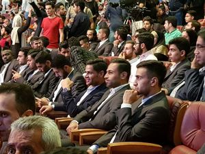 نهایت بی‌فرهنگی میهمانان پس از مراسم برترین‌های لیگ! +عکس