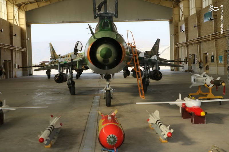 عکس/ رونمایی از بمب افکن سوخو ۲۲ سپاه