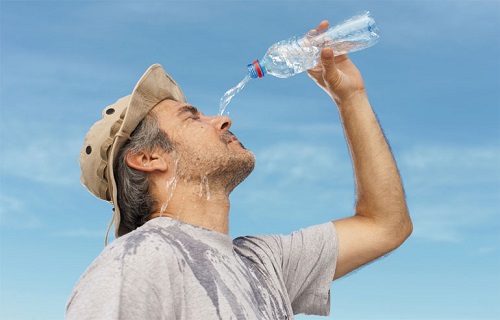 نوشیدنی‌های ممنوعه برای گرمازده‌ها/ این عادت‌ها را ترک کنید تا گرسنه نشوید/ خطراتی وحشتناک در کمین ۳۰ ساله ها/ خوراکی که مردان را از این رو به آن رو می‌کند