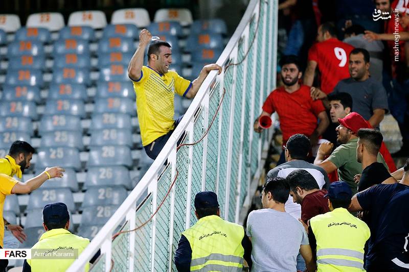 عکس/ چاقوکشی در سکوهای آزادی!