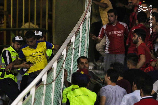 فیلم/ جنگ تمام عیار هواداران پرسپولیس و نفت در آزادی!