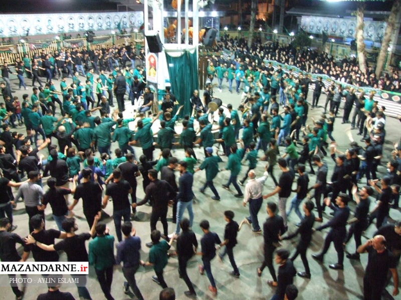 تکیه نیاکی آمل پذیرای عزاداران حسینی+ عکس