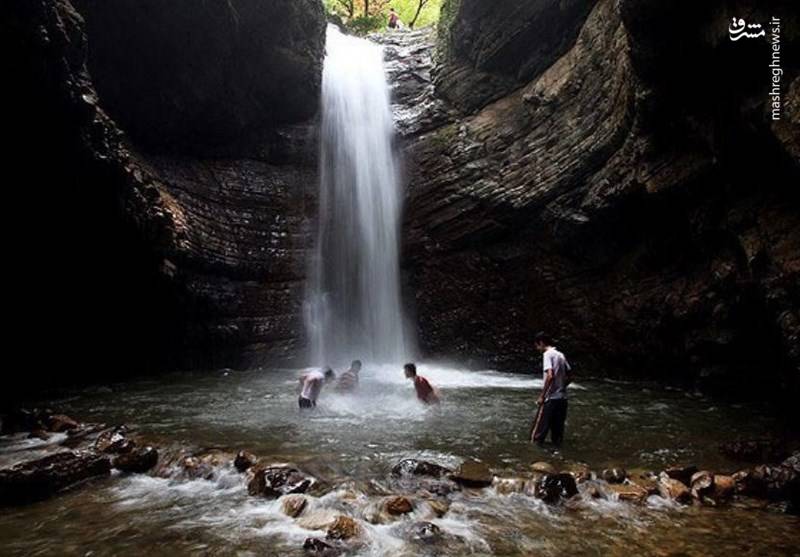 آبشار ۱۵متری در استان گیلان