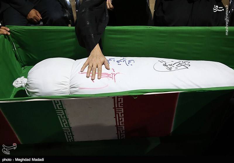 وداع با پیکر شهید قربانی بعد از ۳۶ سال