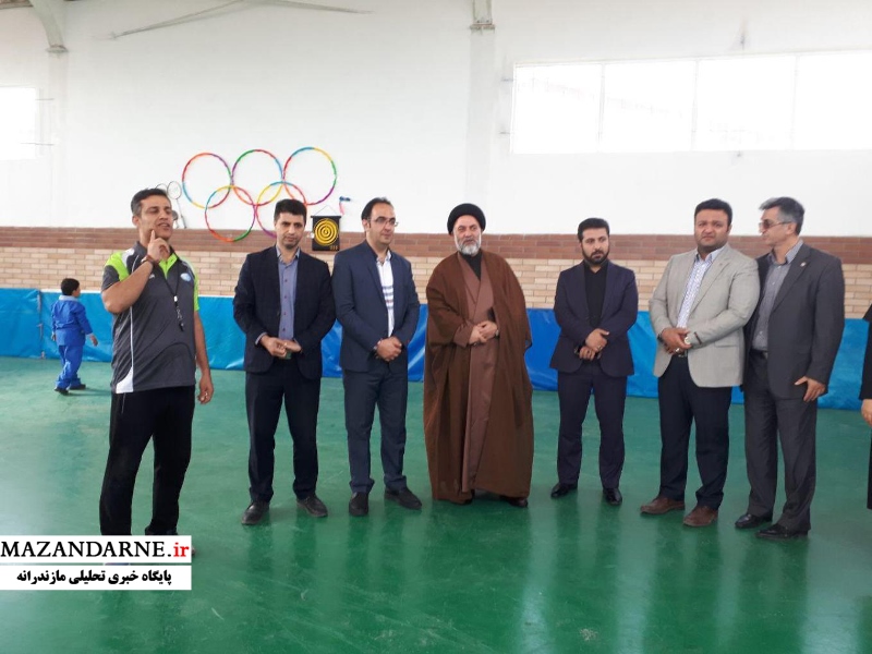 زنگ افتتاح مسابقات ورزشی در دبستان استثنایی دین و دانش آمل