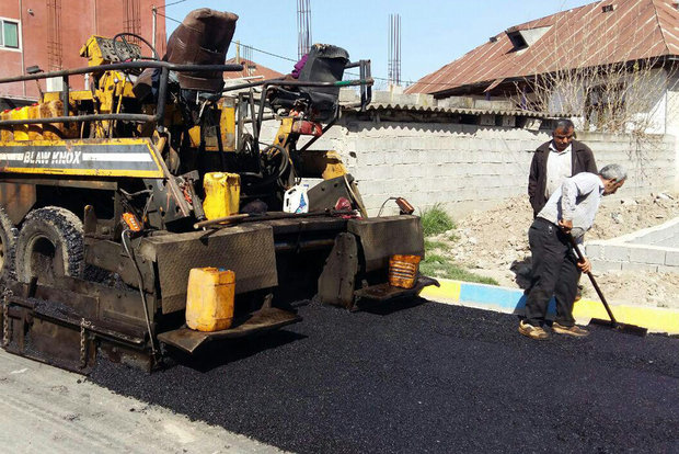 قیر دهن شهرداری را آسفالت کرد