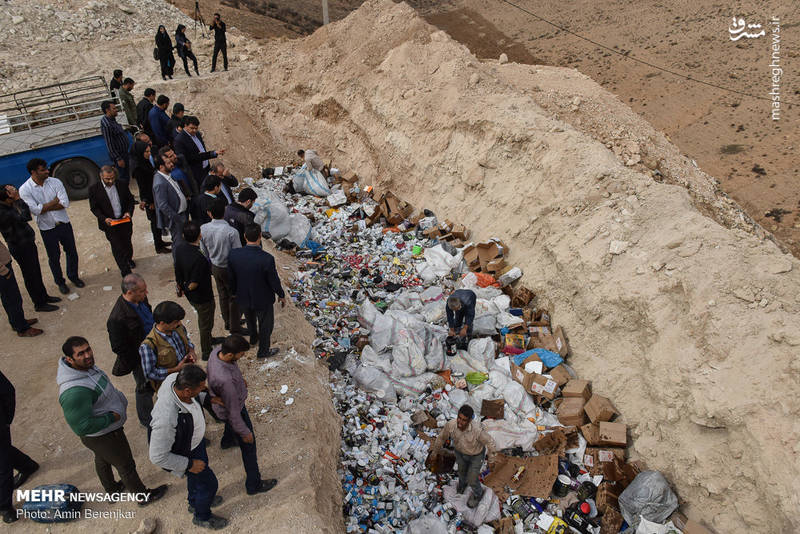عکس/ امحای ۱۰ تن داروی قاچاق و تقلبی