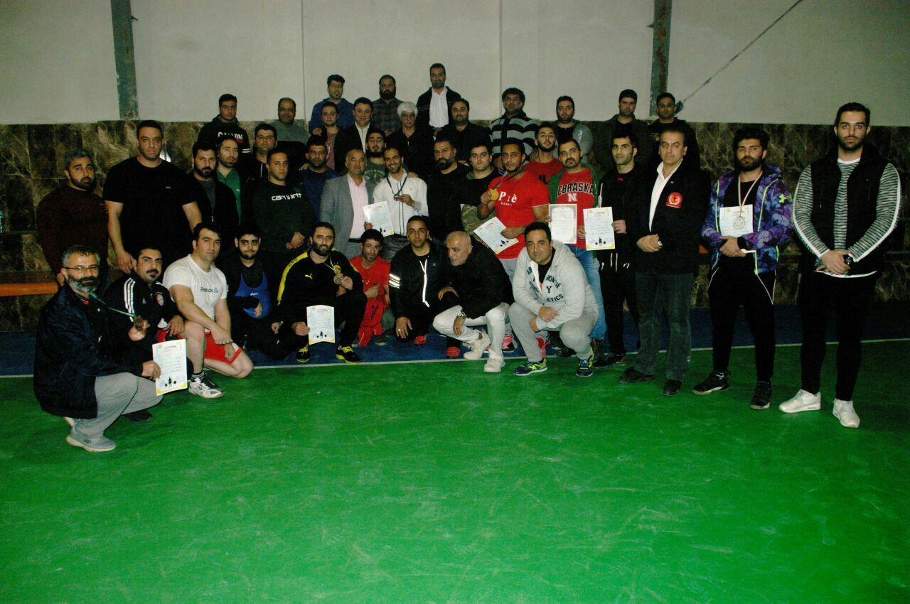 کسب عنوان قهرمانی پاور لیفتینگ بزرگسالان آمل در مسابقات ددلیفت استان مازندران