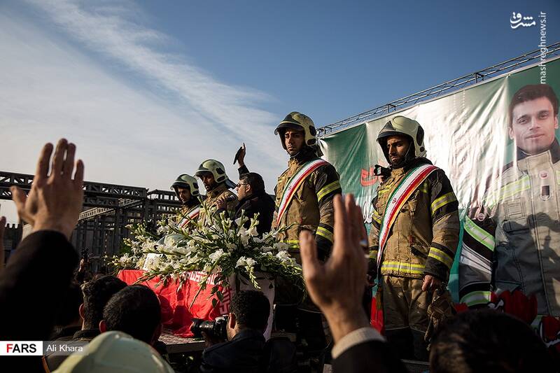 عکس/ تشییع پیکر آتش‌نشان شهید