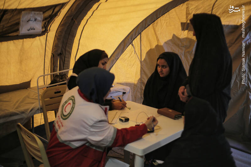 عکس/ مانور بهداشت و درمان اضطراری و امدادی هلال احمر در بوئین زهرا