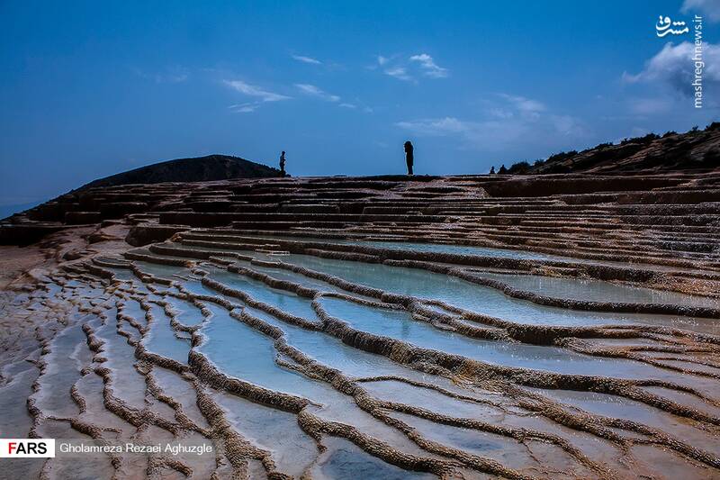 چشمه‌های هفت رنگ در مازندران