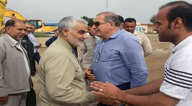 فیلم/ گفتگوی حاج قاسم با سیل‌زده‌ها به زبان عربی