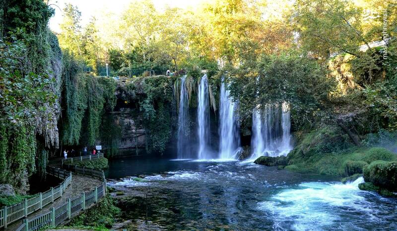 آبشاری زیبا در ترکیه