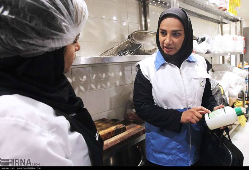 عکس/ بازرسان تعزیرات در رستوران‌های نیاوران