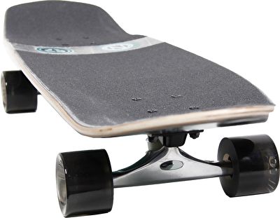 تصادف دردناک پسر اسکیت سوار با یک خودرو + فیلم