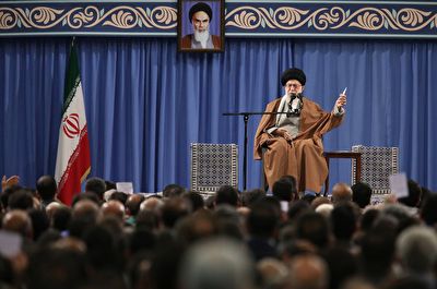 گلایه رهبر انقلاب از برنامه‌های بخت‌ آزمایی در صدا و سیما + فیلم